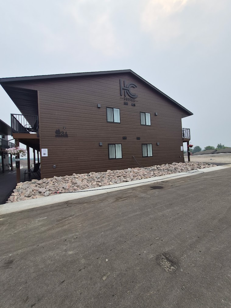 Exterior of Hillcrest Suites in Sioux Lookout